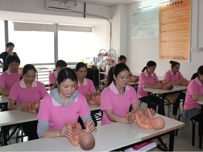 泸州月嫂培训_泸州月嫂培训_泸州龙马潭区怡亲母婴护理店