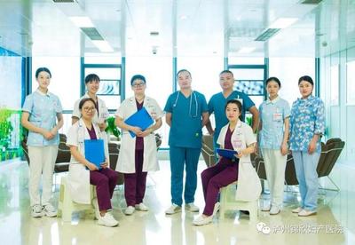 泸州锦欣妇产优质服务得人心 宝妈感谢送锦旗